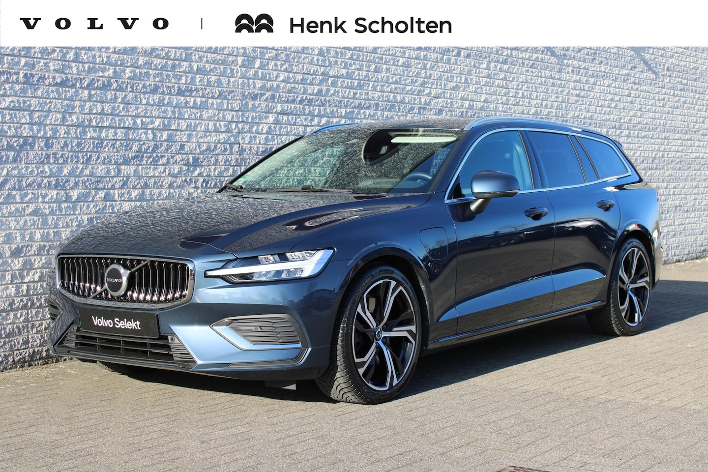 Volvo V60 - T6 Plug-in hybrid AWD Plus Bright | Moritz leder Charcoal bekleding | Dealeronderhouden | - AutoWereld.nl