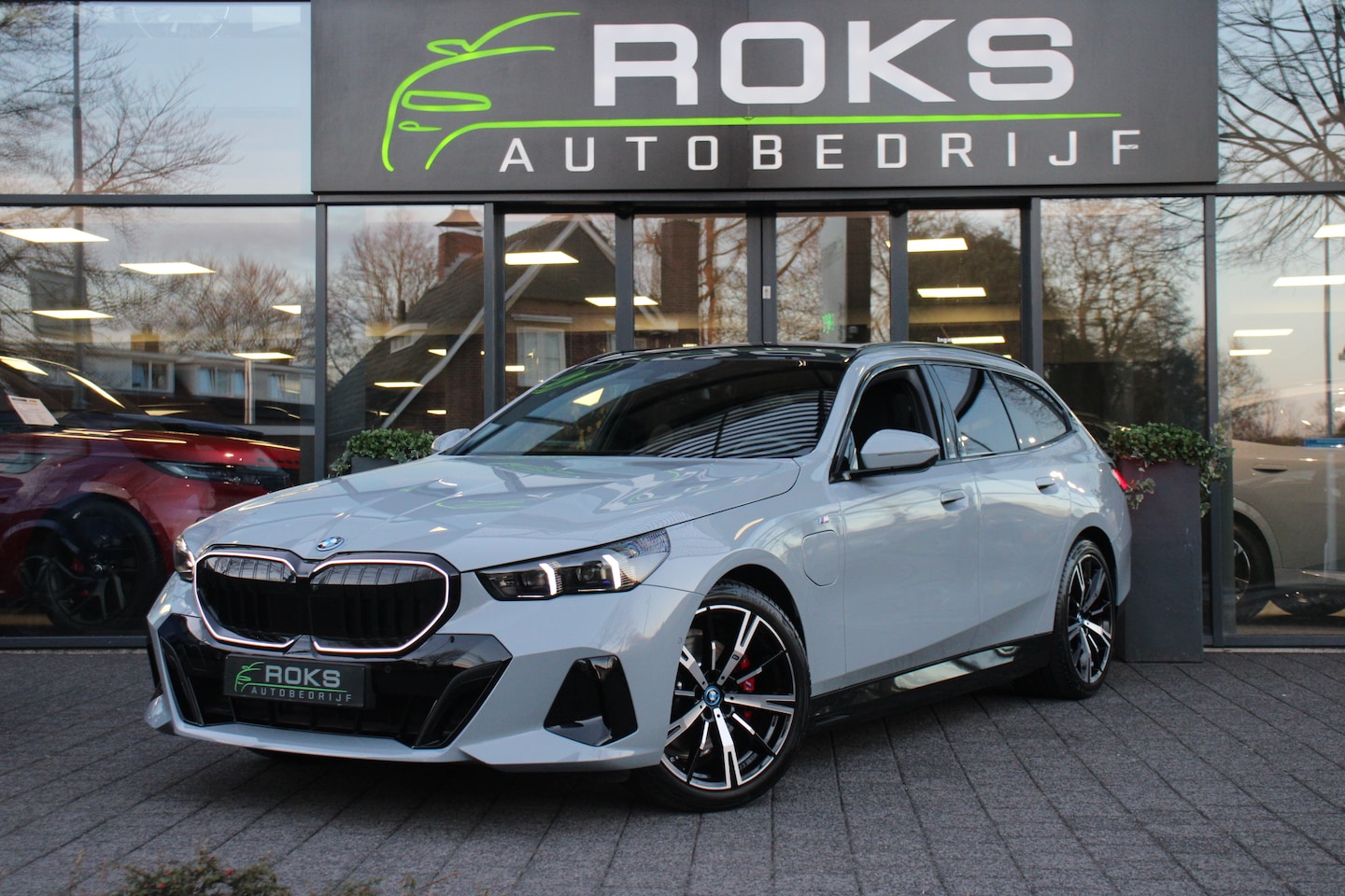 BMW 5-serie Touring - 530e xDrive M-Sport Pro Shadowline/DrivingAssistPro/innovationPack/ComfortPack/Iconic/Pano - AutoWereld.nl