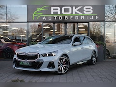 BMW 5-serie Touring - 530e xDrive M-Sport Pro Shadowline/DrivingAssistPro/innovationPack/ComfortPack/Iconic/Pano