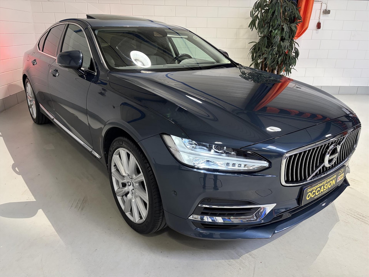 Volvo S90 - T8 Twin Engine 407pk AWD Inscription, ACC, Schuifdak, Camera, Trekhaak - AutoWereld.nl