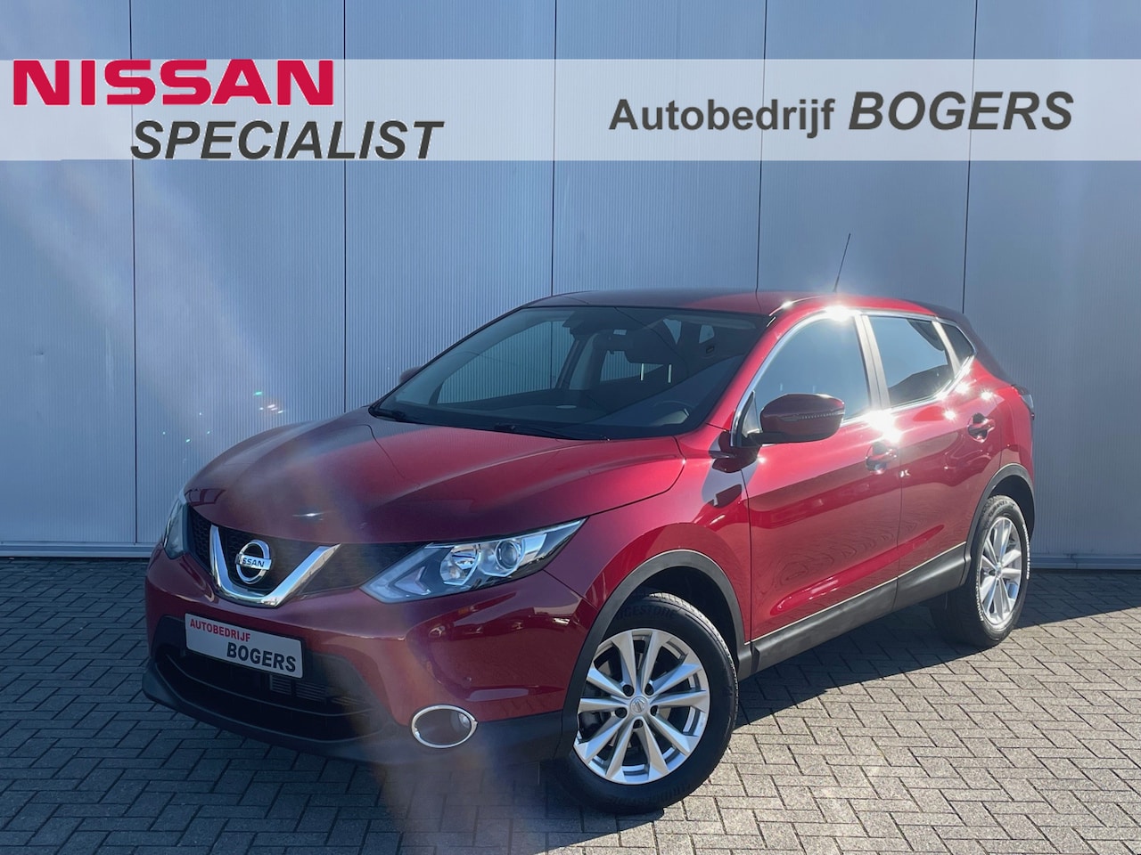 Nissan Qashqai - 1.2 Acenta Climate Control, Cruise Control, Trekhaak, 17"Lm, Parkeersensoren, Bluetooth - AutoWereld.nl