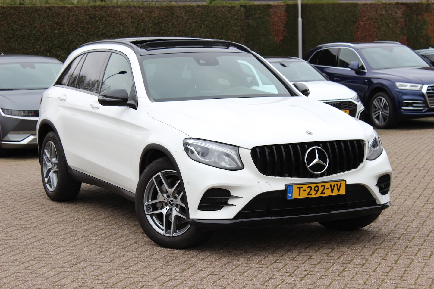 Mercedes-Benz GLC-klasse - 250 4MATIC Business / Panoramadak / Camera / Navigatie / Leder&Alcantara / 19'' / Stoelver - AutoWereld.nl