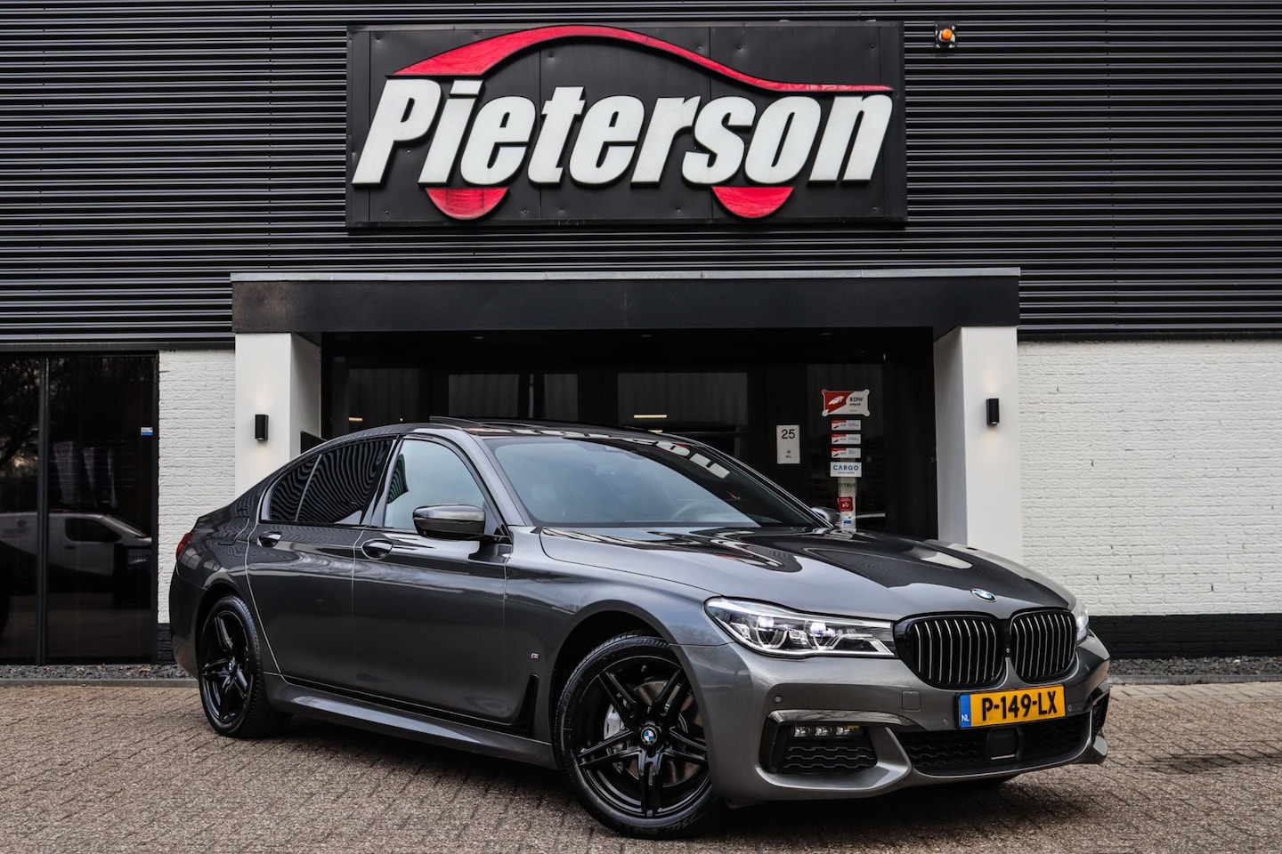 BMW 7-serie - 740e iPerformance M-Pakket MASSAGE HUD ACC PANO - AutoWereld.nl