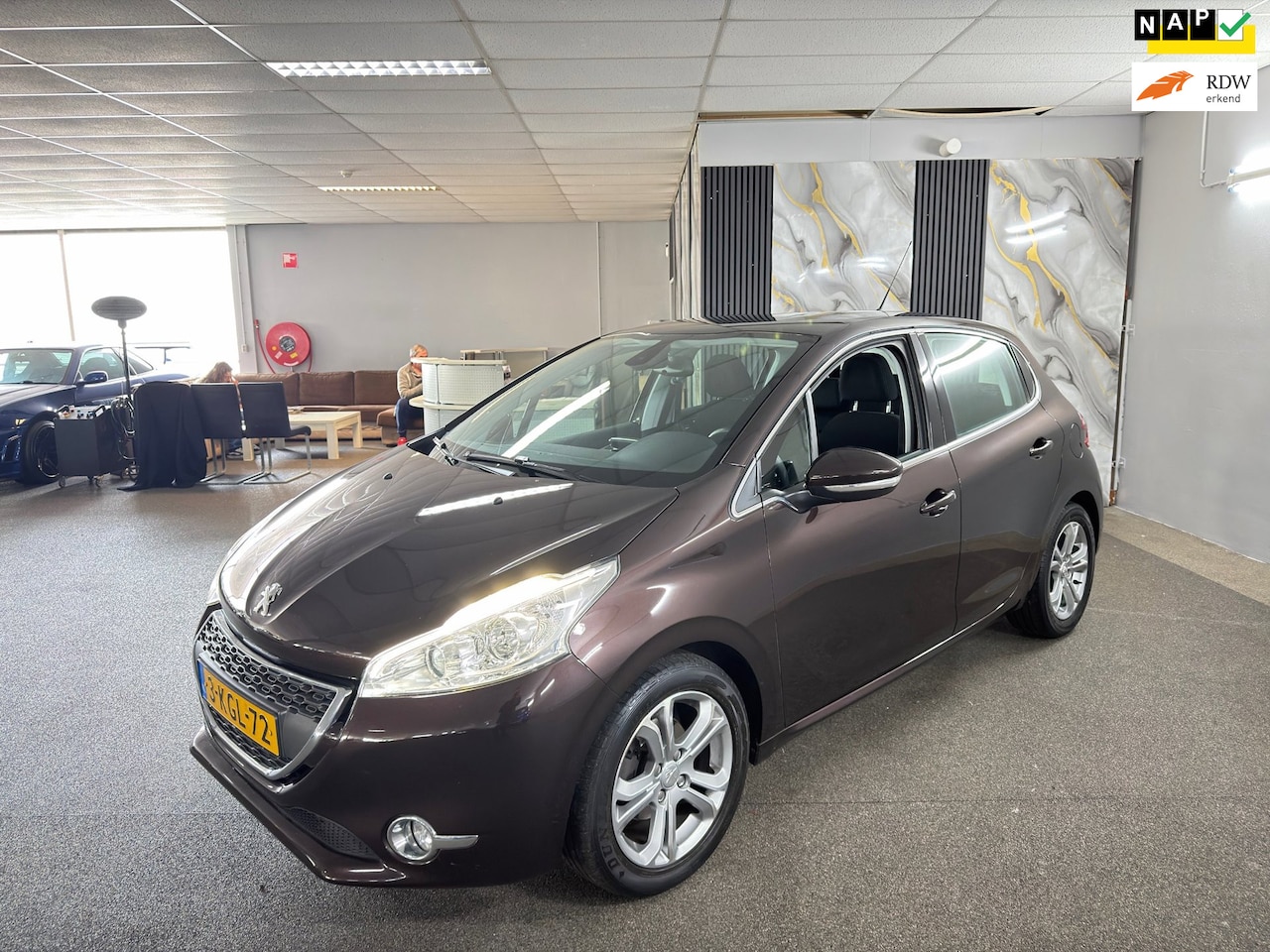 Peugeot 208 - 1.2 VTi Allure Dealer-Onderhouden,Cruise,Clima,Navigatie,Led-Verlichting,N.A.P,Lm velgen,T - AutoWereld.nl