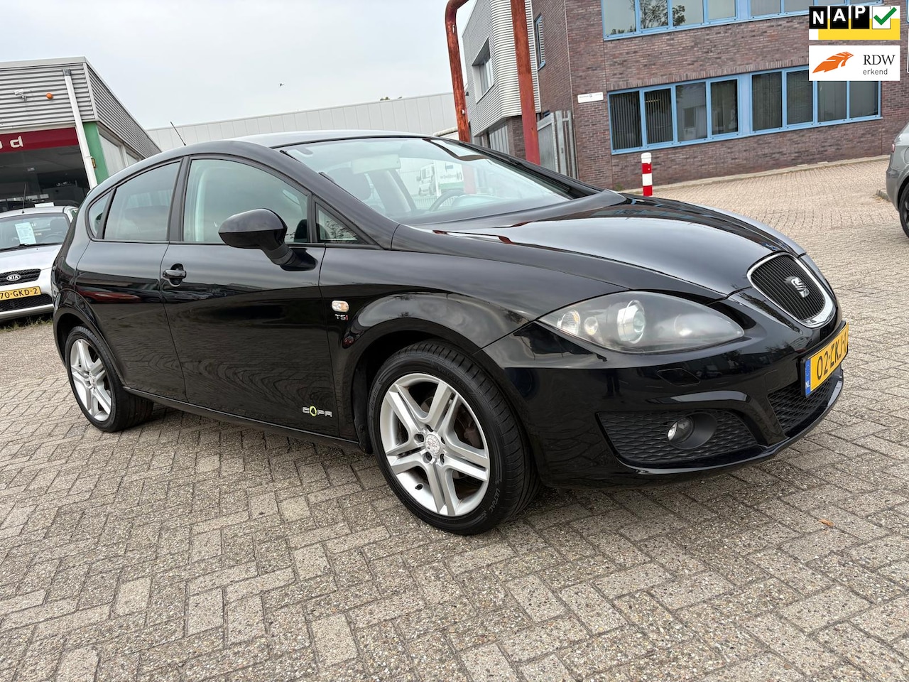 SEAT Leon - 1.2 TSI Ecomotive Businessline COPA|NAP|CRUISE|NAVI - AutoWereld.nl