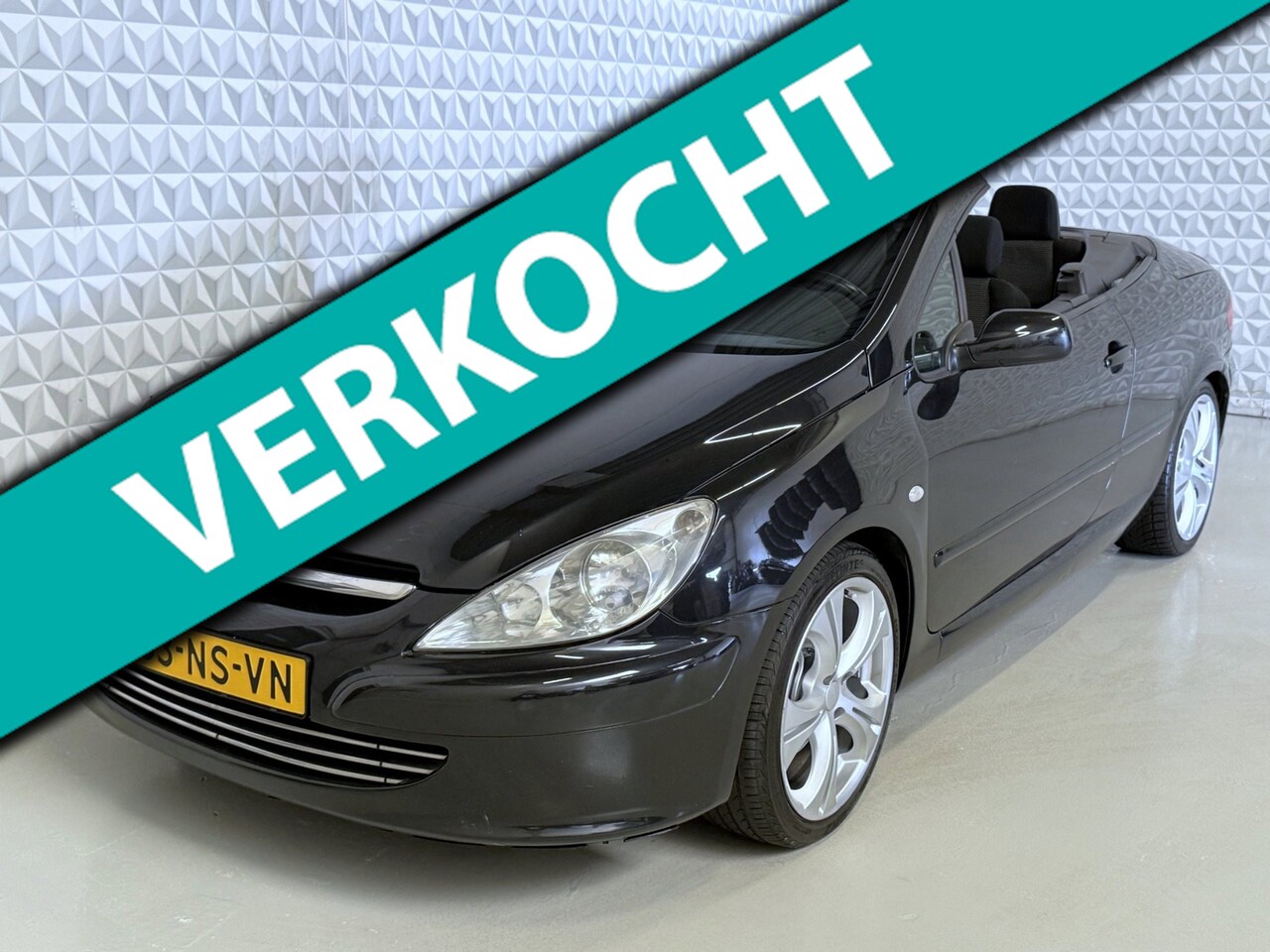 Peugeot 307 CC - 2.0-16V Airco/Cruise/Trekhaak + AUTOMAAT(2004) - AutoWereld.nl