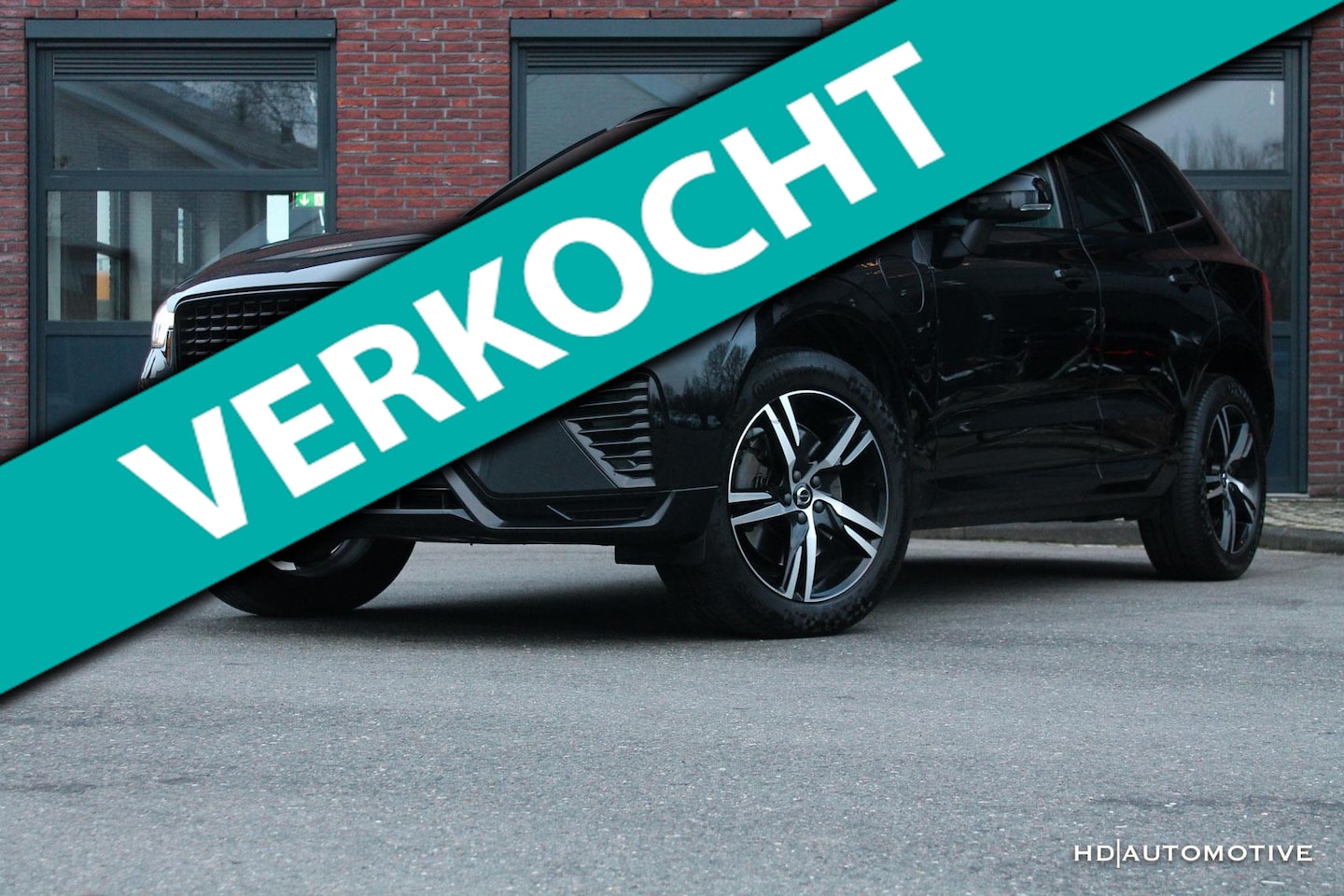 Volvo XC60 - 2.0 T6 Plug-in hybrid AWD R-Design Dark Pano Trekhaak - AutoWereld.nl