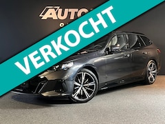 BMW 5-serie Touring - 520i High Executive Edition M Trekhaak/ Stuurverwarming/ H&K/ 20"/ Glazendak/ Memoryseats/
