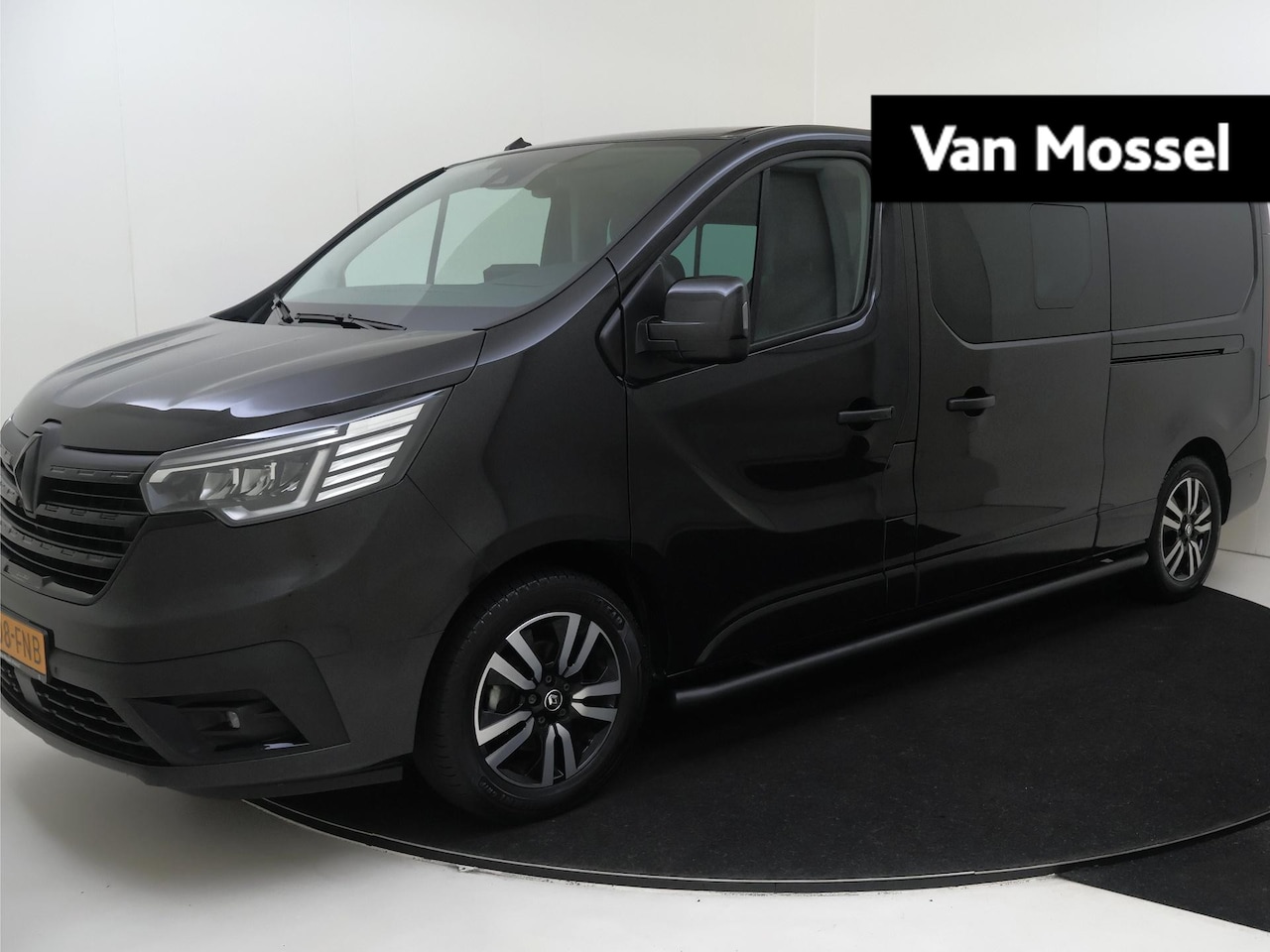 Renault Trafic - 2.0 Blue dCi 170 T29 L2H1 Dubbel Cabine Limited Edition | Vol Leder | Side Bars | Black Pa - AutoWereld.nl