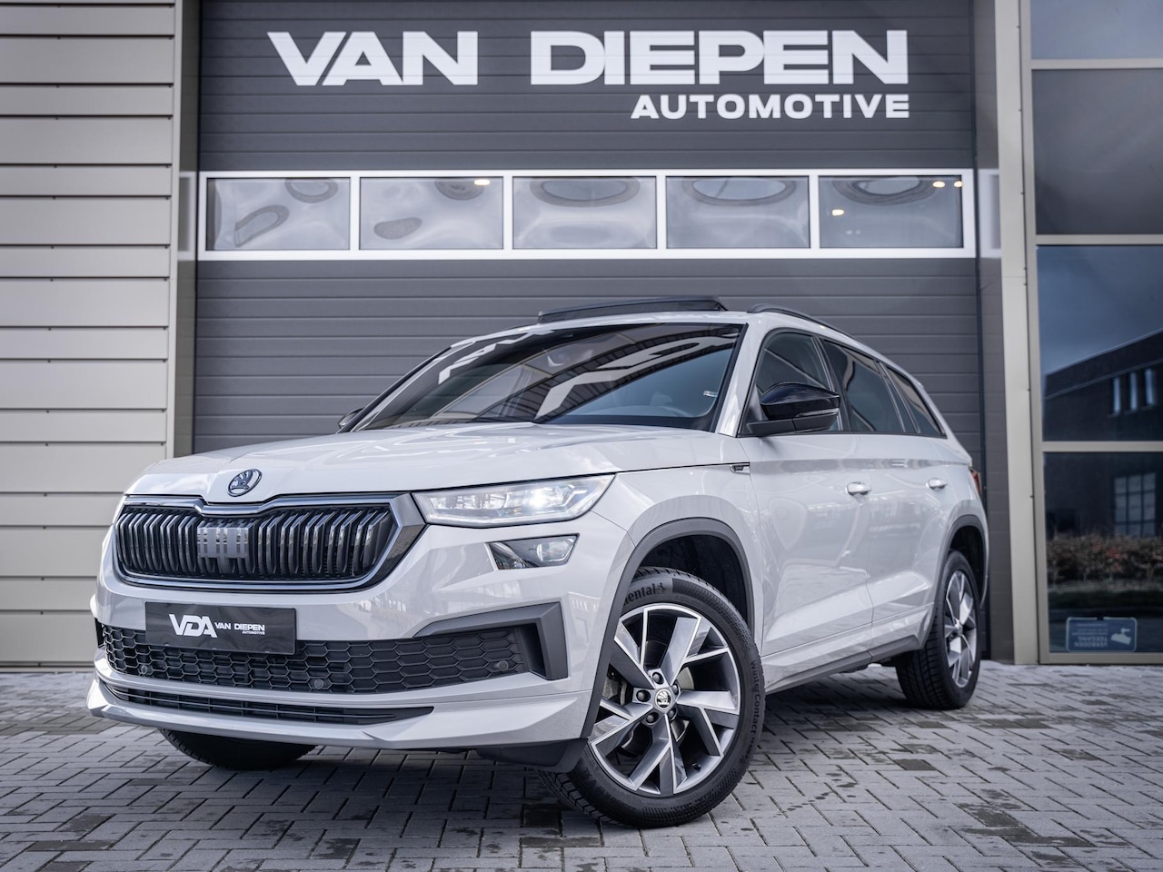 Skoda Kodiaq - 1.5 TSI Sportline Business 7p. - NAP l Pano l Trekh. l Leder l Memory - AutoWereld.nl