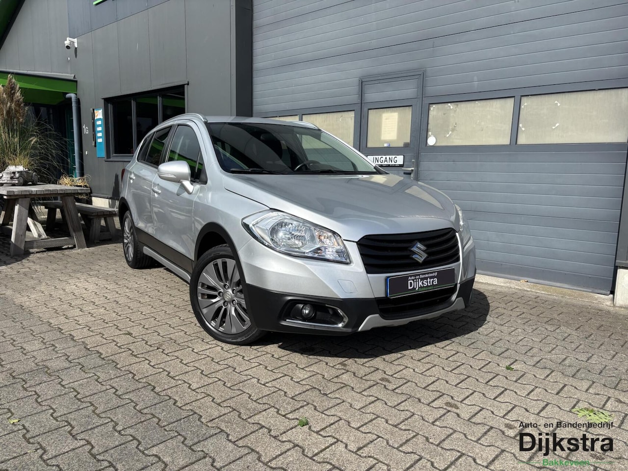Suzuki SX4 S-Cross - 1.6 Exclusive Automatische Airco/ Cruise Control/ Bluetooth/ afneembare trekhaak. - AutoWereld.nl