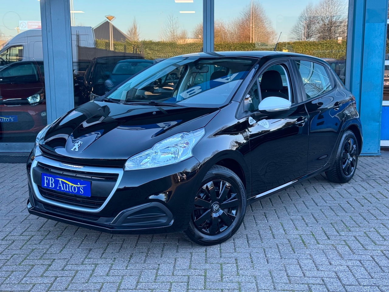 Peugeot 208 - 1.2 PureTech Like Airco Cruise - AutoWereld.nl