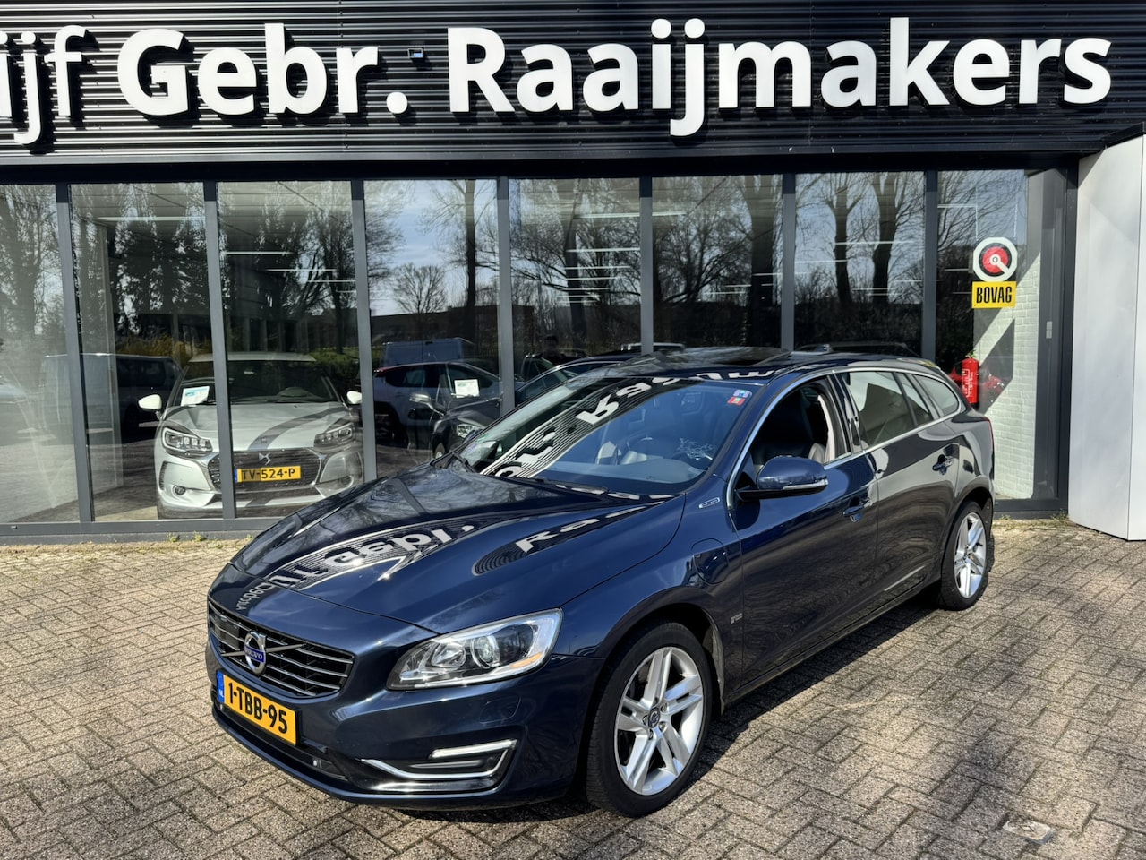 Volvo V60 - 2.4 D6 AWD Hybrid Summum*Schuifdak*Leder*EXPORT* - AutoWereld.nl