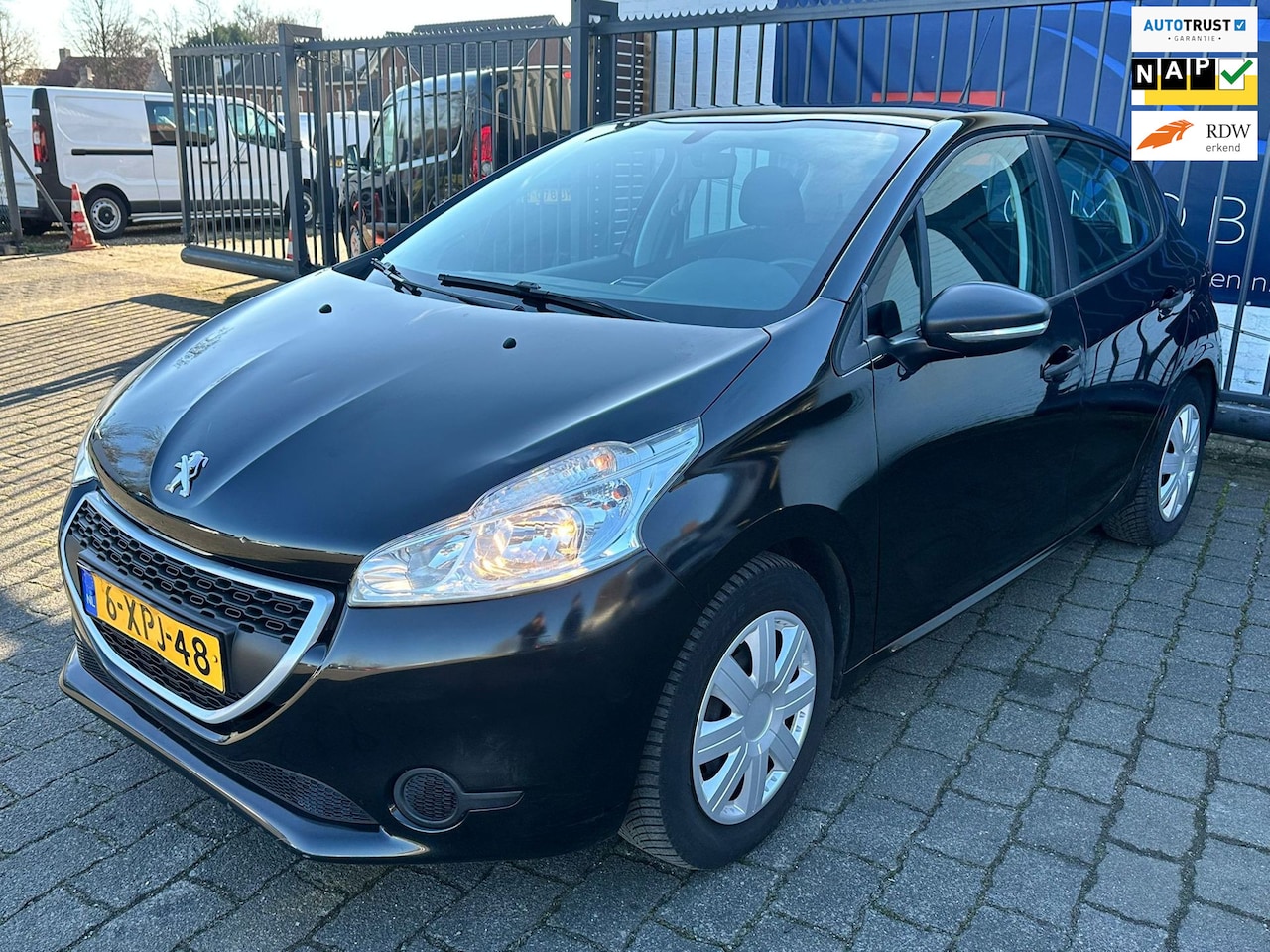 Peugeot 208 - 1.2 VTi Access / AIRCO / CRUISE CONTROL / NIEUWE DISTRIBUTIE / NAP!! - AutoWereld.nl