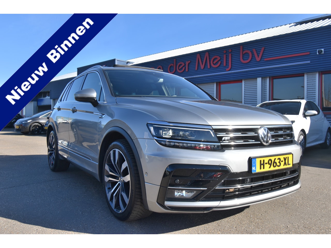 Volkswagen Tiguan - 1.5 TSI ACT Highline Business R-Line TREKHAAK , VIRTUAL COCKPIT , PANODAK , V ST VERW , A - AutoWereld.nl