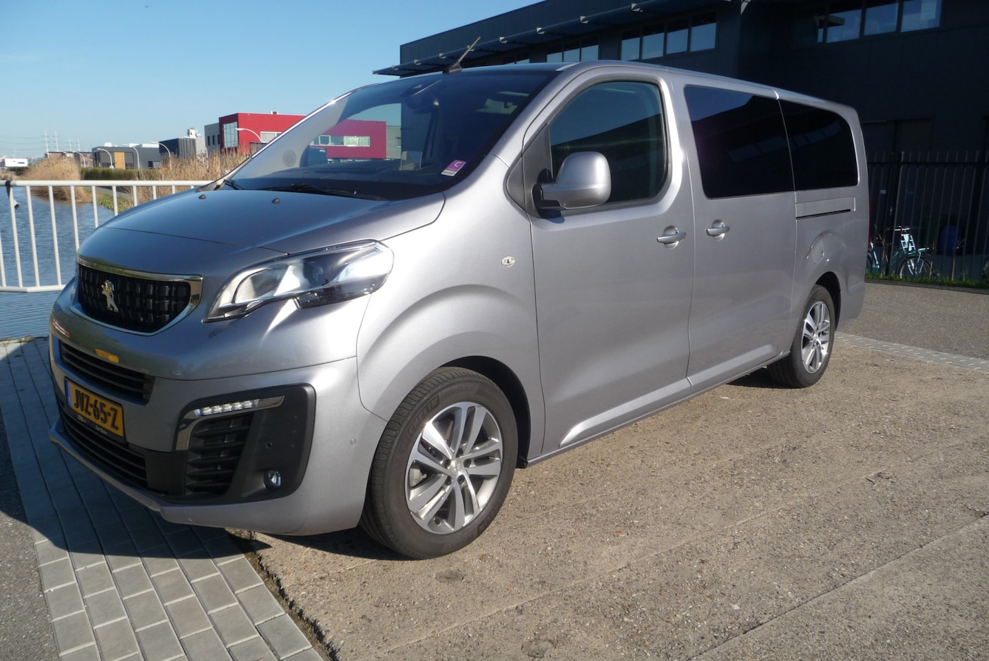 Peugeot Traveller - 2.0 BlueHDi 180 Business Long S&S Autm, L3 super luxe 7 zits - AutoWereld.nl