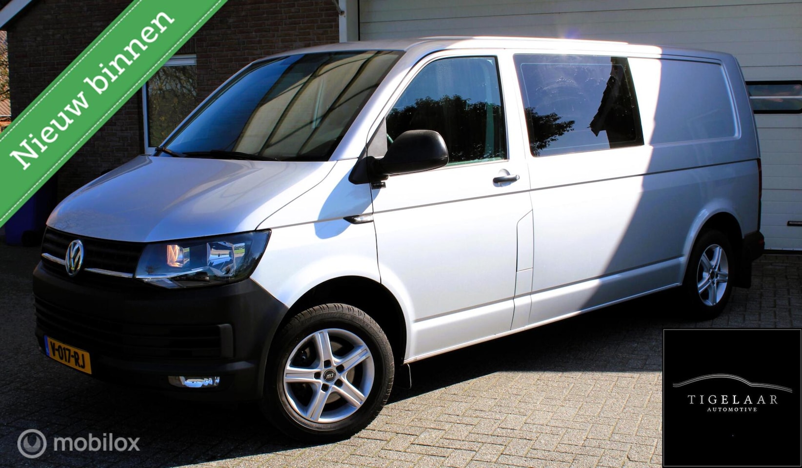 Volkswagen Transporter - 2.0 TDI L2H1 DC 6 pers Euro 6 - AutoWereld.nl