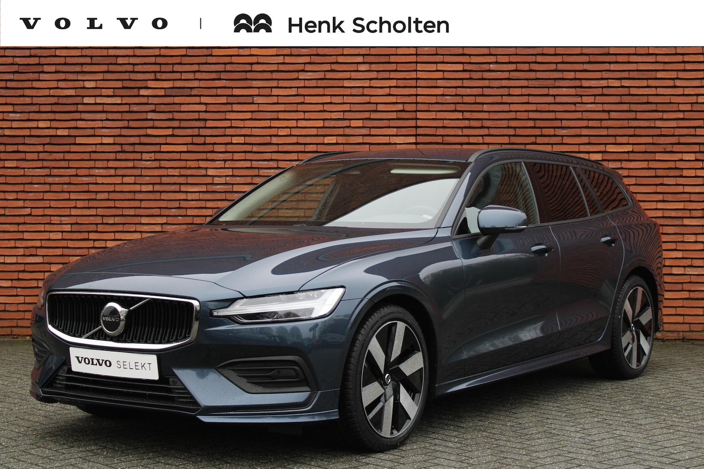 Volvo V60 - B3 AUT7 163PK Essential | Adaptieve Cruise Control | Trekhaak semi elektrisch inklapbaar | - AutoWereld.nl