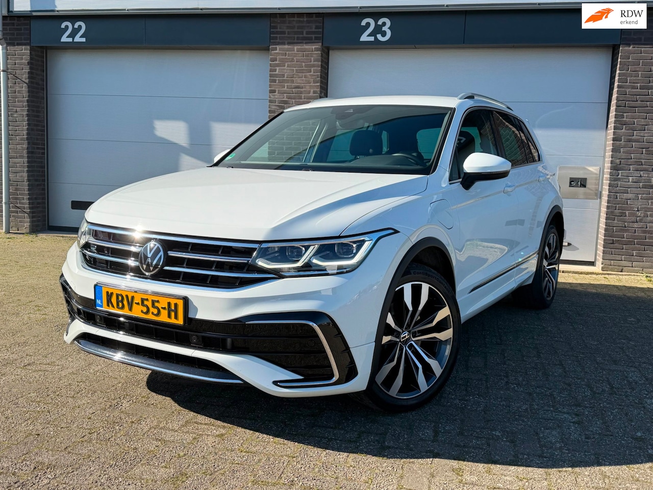 Volkswagen Tiguan - 1.4 TSI eHybrid R-Line Business 1.4 TSI eHybrid R-Line Business+ - AutoWereld.nl