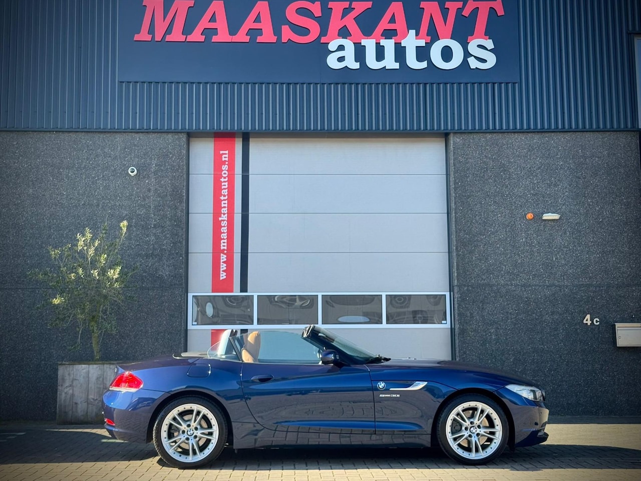 BMW Z4 Roadster - (e89) sDrive30i / Aut / Sportseats / Navi prof / Style 294 / 258pk / DEEPSEA BLUE! - AutoWereld.nl