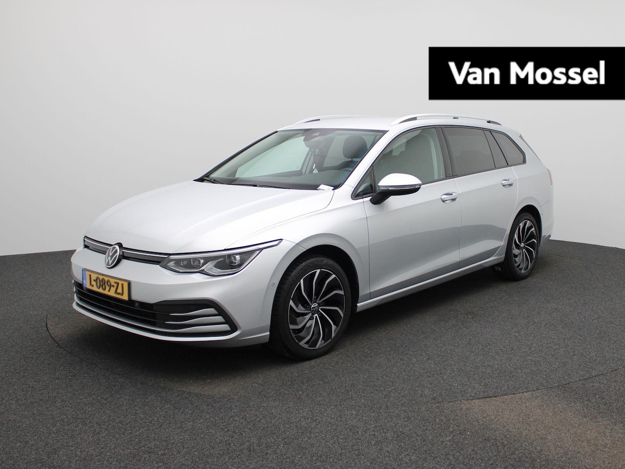 Volkswagen Golf Variant - 1.0 eTSI Life Business 110 PK| Origineel Nederlands | Dealeronderhouden | Trekhaak | Navig - AutoWereld.nl