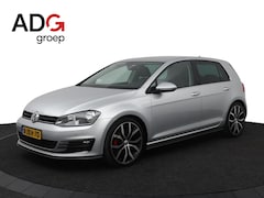 Volkswagen Golf - 1.2 TSI Business Edition | Parkeercamera | Parkeersensoren | Stoelverwarming | Apple CarPl