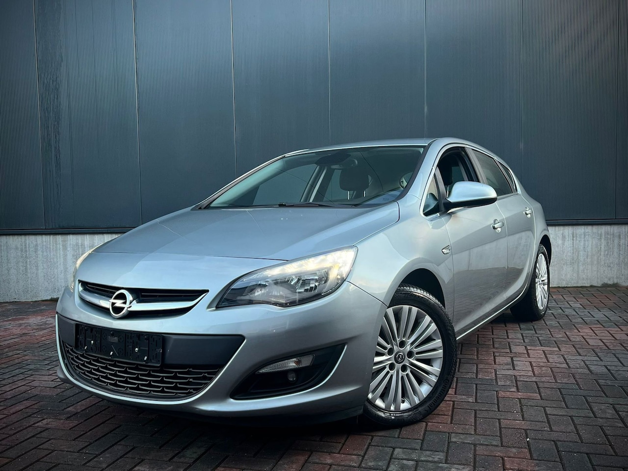 Opel Astra - 2.0 CDTi Cosmo * Navi * Cruise * Aut * Led * Goed Onderhouden * - AutoWereld.nl