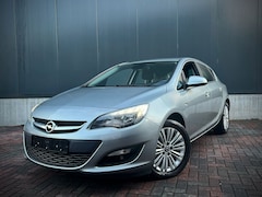 Opel Astra - 2.0 CDTi Cosmo * Navi * Cruise * Aut * Led * Goed Onderhouden