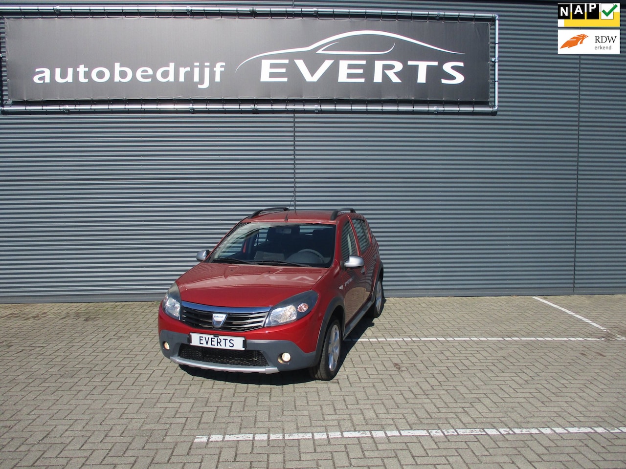 Dacia Sandero Stepway - 1.6 142377 Km Nap airco elektrisch pakket distributie 07-2025 bij 137000 km vervangen sche - AutoWereld.nl