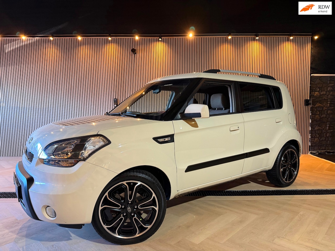 Kia Soul - | Schuifdak | Stoelverwarming | PDC - AutoWereld.nl