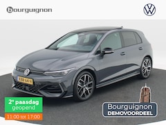 Volkswagen Golf - R-Line Edition 1.5 eTSI 150 PK Automaat | Trekhaak | Panorama dak | Harman/Kardon | Black