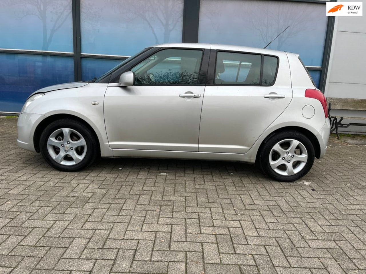 Suzuki Swift - 1.3 GLS - airco - 5 deurs - AutoWereld.nl