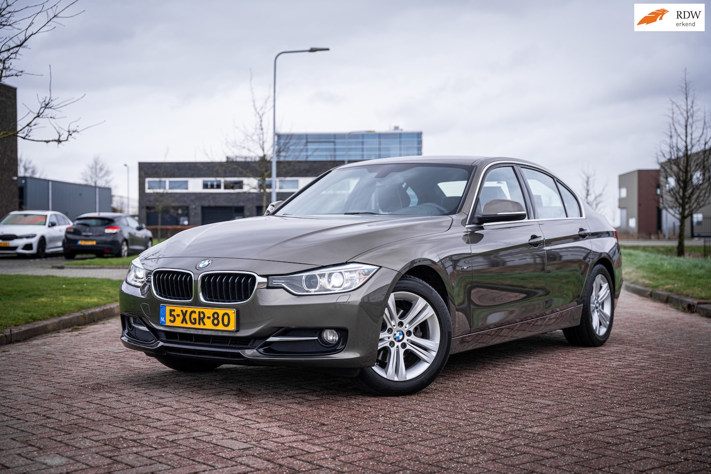 BMW 3-serie - 320i EfficientDynamics Edition High Executive 320i EfficientDynamics Edition High Executive - AutoWereld.nl