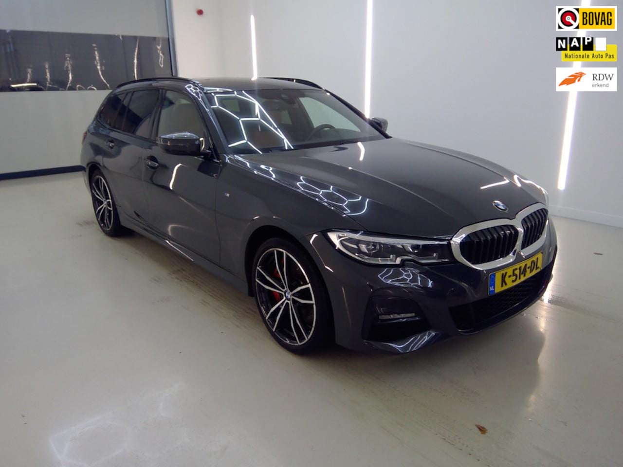 BMW 3-serie Touring - 330e eDrive 184PK Edition M-sport+Bruin-Leder+Dravit-Grau+Parking Pack+Trekhaak-Pakket =NO - AutoWereld.nl