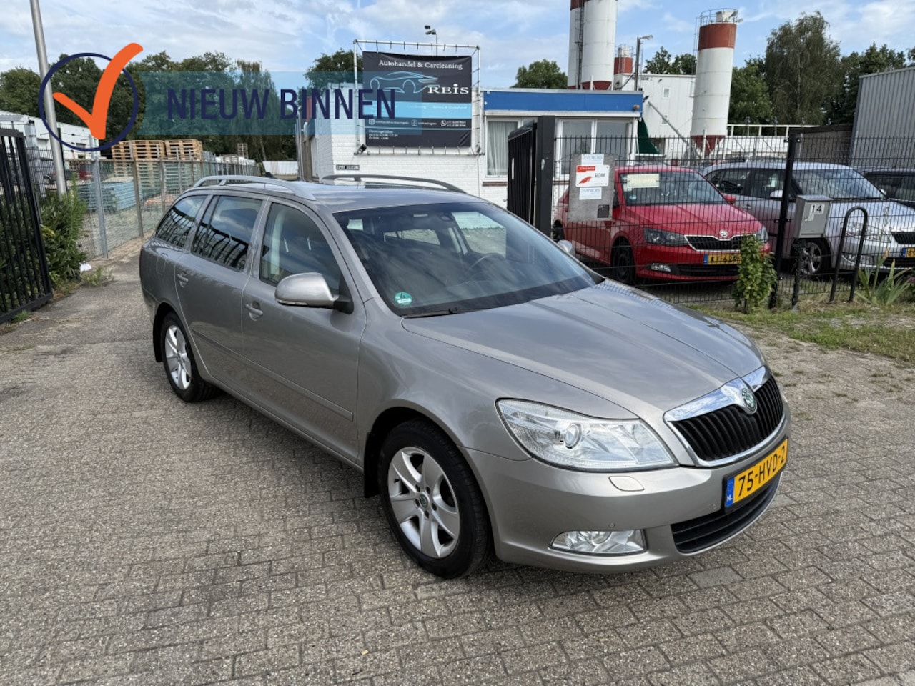 Skoda Octavia Combi - 1.4 TSI Elegance Bns*AUTOMAAT*TREKHAAK*XENON* - AutoWereld.nl