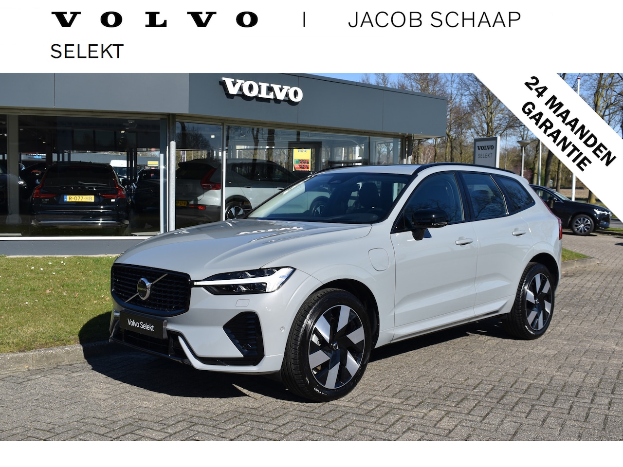 Volvo XC60 - T6 AWD 350PK Plug-in Hybrid Ultimate Dark / Head-Up / Trekhaak / Blis / 360 Camera / Schui - AutoWereld.nl