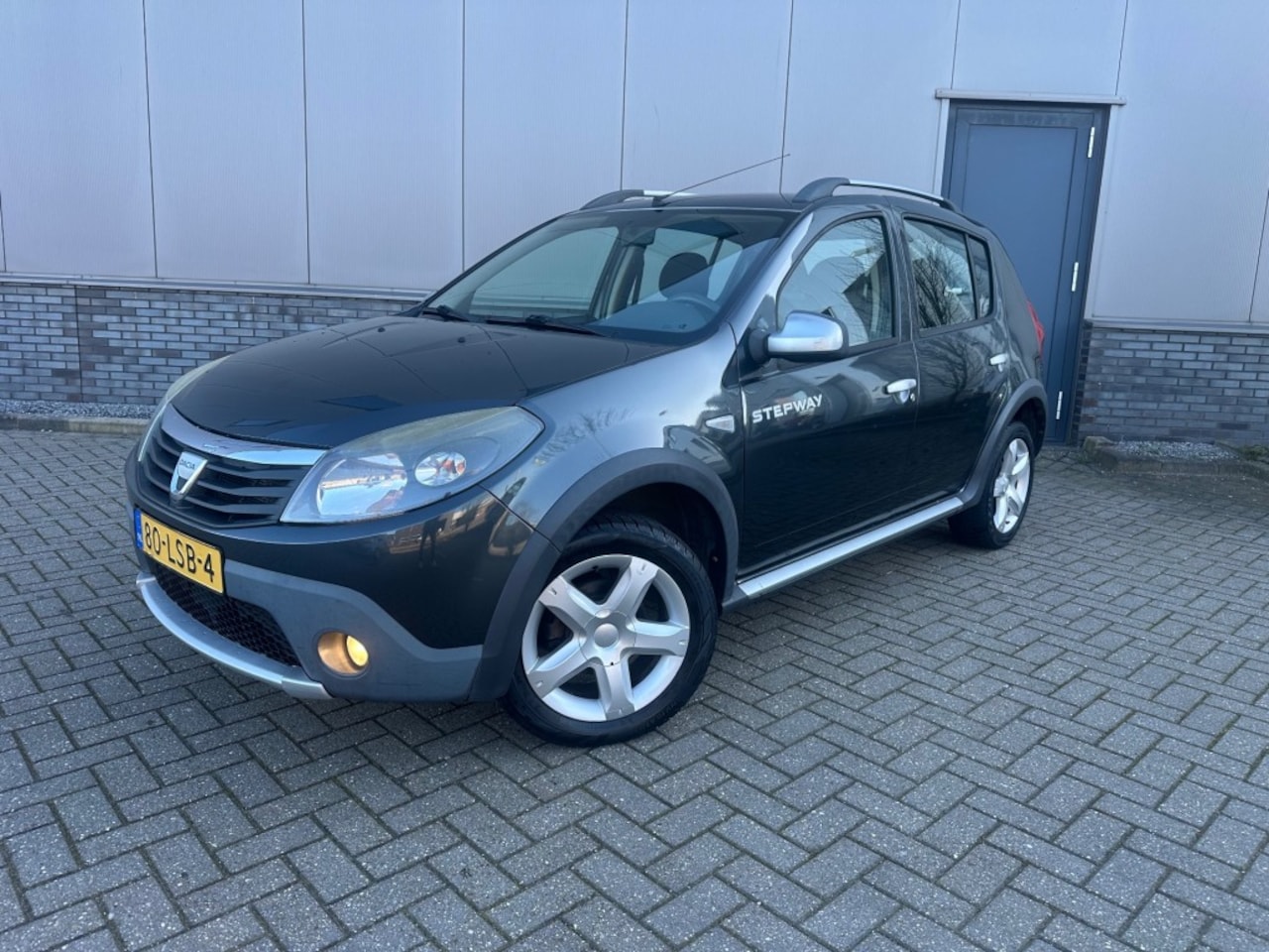 Dacia Sandero Stepway - 1.6 STEPWAY+Airco - AutoWereld.nl