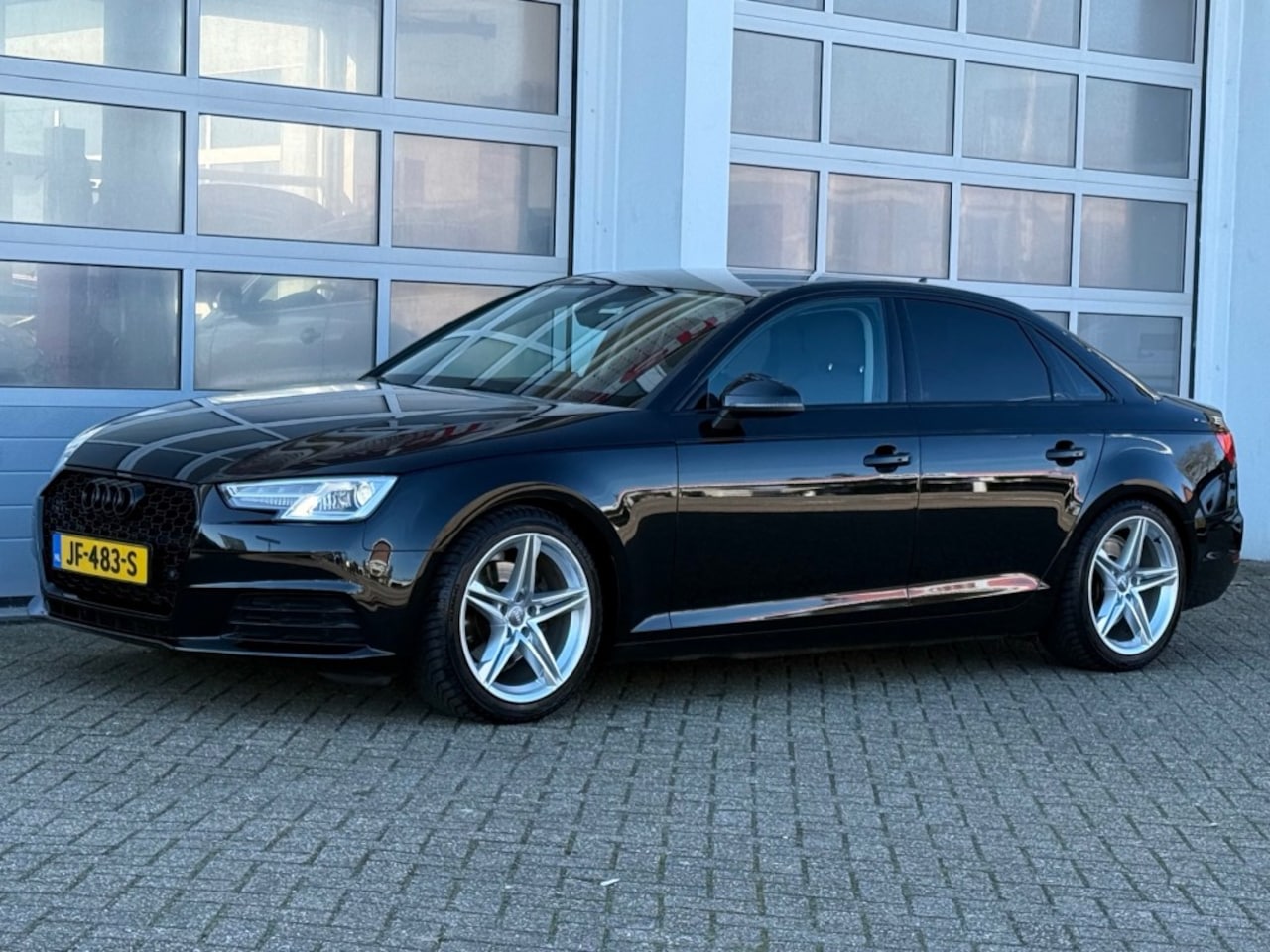 Audi A4 - 1.4 TFSI 150PK Sport Proline Aut. Navi Pdc Trekhaak - AutoWereld.nl