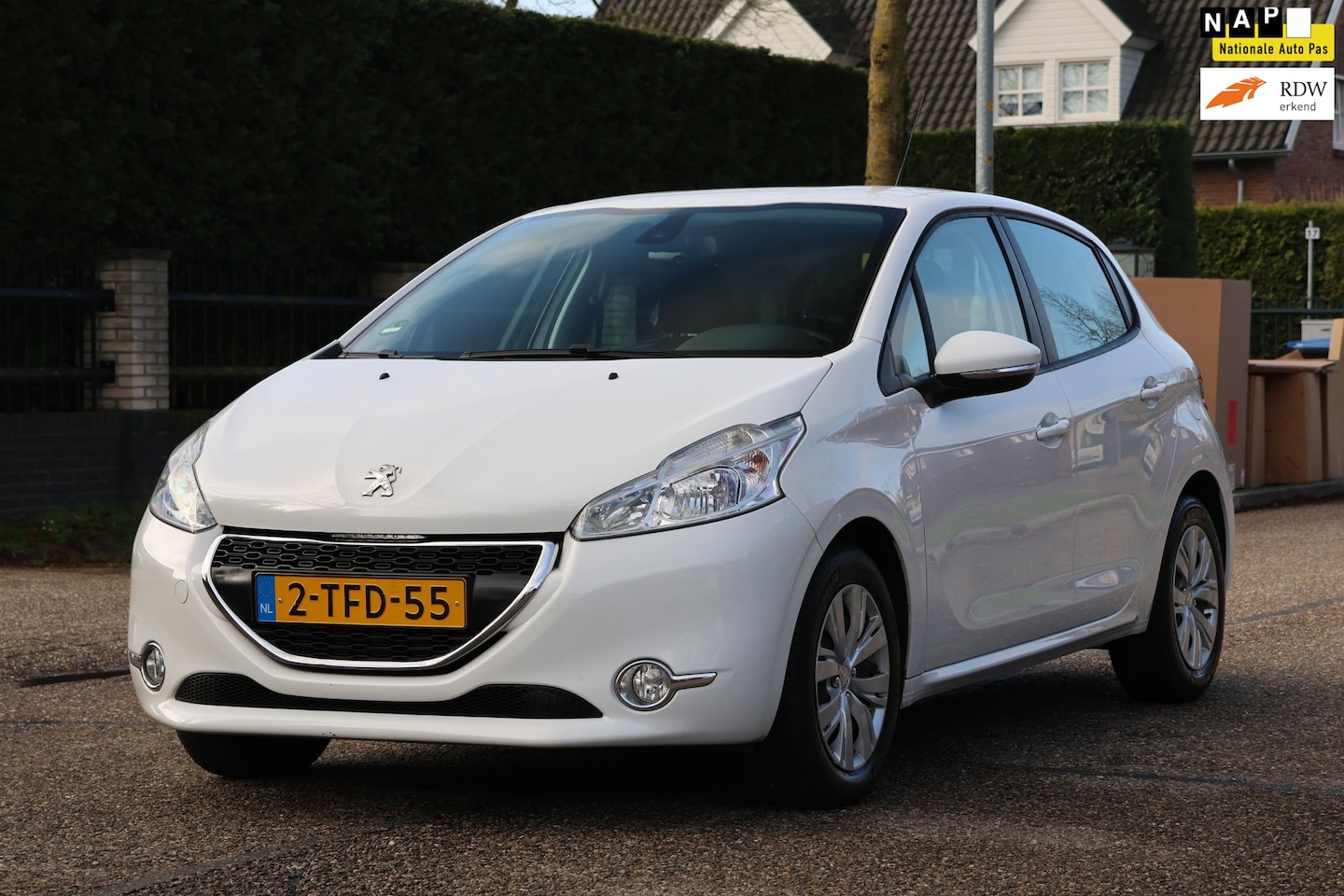 Peugeot 208 - 1.2 VTi Envy | NAVI | CLIMA | CRUISE | PDC | MOOIE GOED ONDERHOUDEN AUTO | - AutoWereld.nl