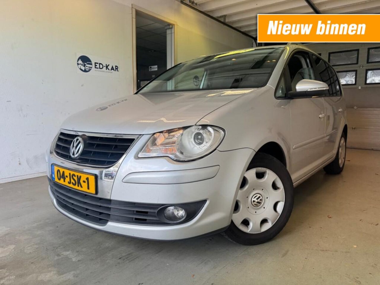 Volkswagen Touran - 2.0 TDI Highline 5 PERS. CLIMA PDC RIJDT HEEL GOED NAP - AutoWereld.nl