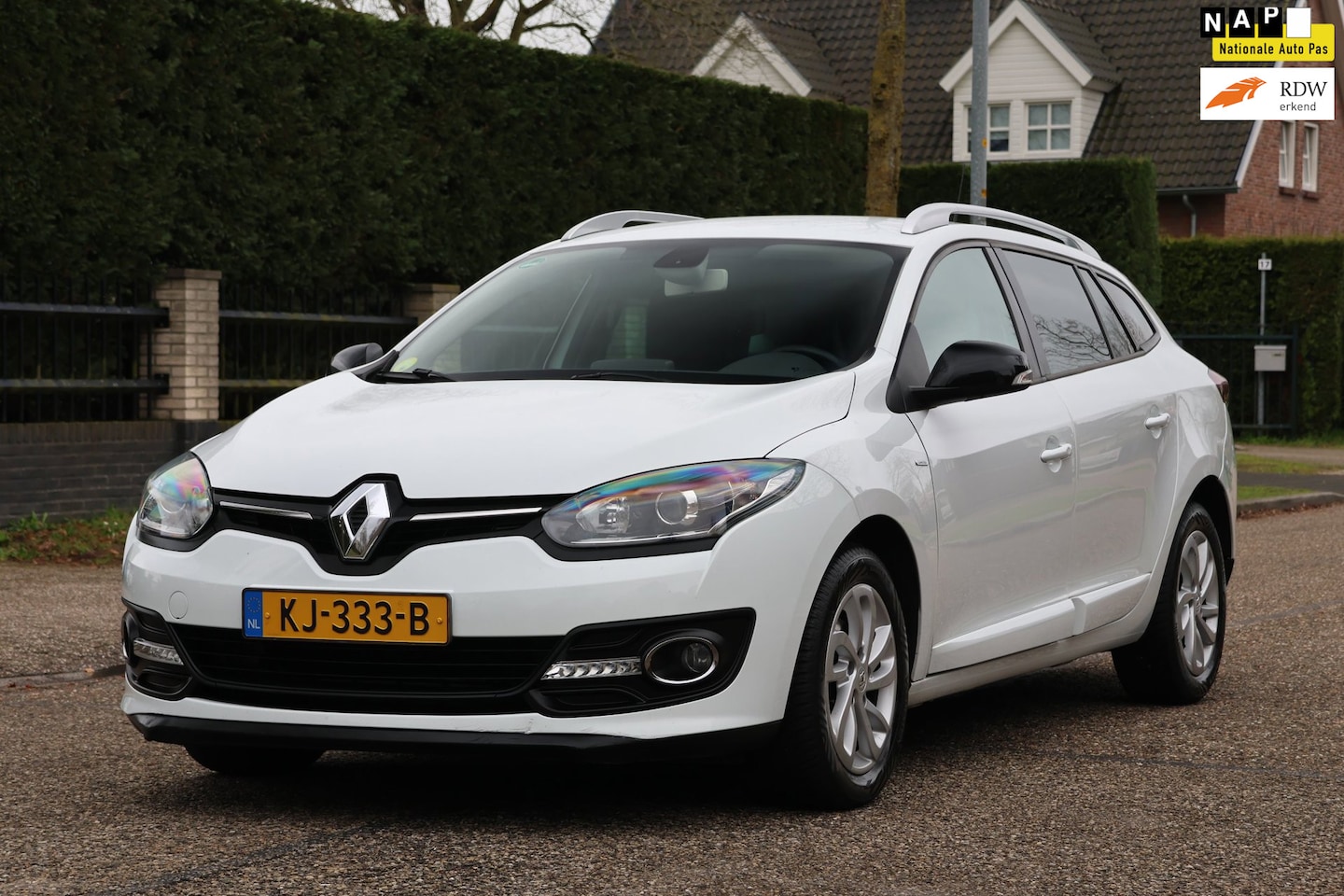 Renault Mégane Estate - 1.5 dCi Limited | NAVI | CLIMA | CRUISE | TREKHAAK | MOOIE GOED ONDERHOUDEN AUTO | - AutoWereld.nl