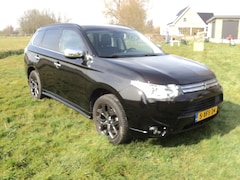 Mitsubishi Outlander - 2.0 PHEV instyle PLUG IN HYBRIDE FULL OPTIONS 2 SLEUTELS BOEKJES NL-AUTO + NAP + Nw-APK BESPREEKBAAR