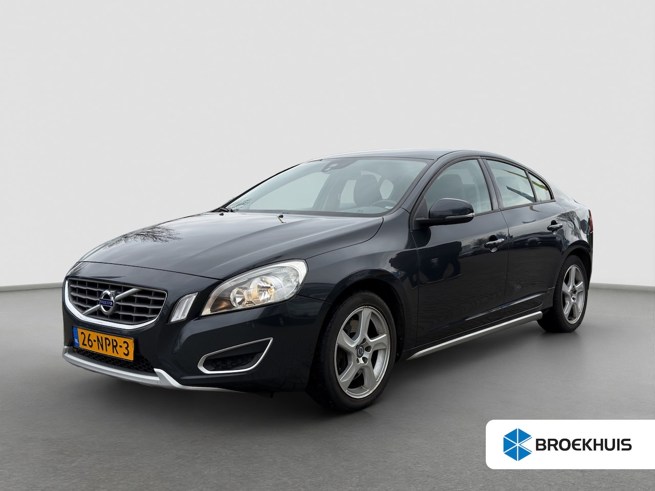 Volvo S60 - 2.0T Intro Edition Automaat | Full map navigatie | Parkeersensoren | Climate control | - AutoWereld.nl