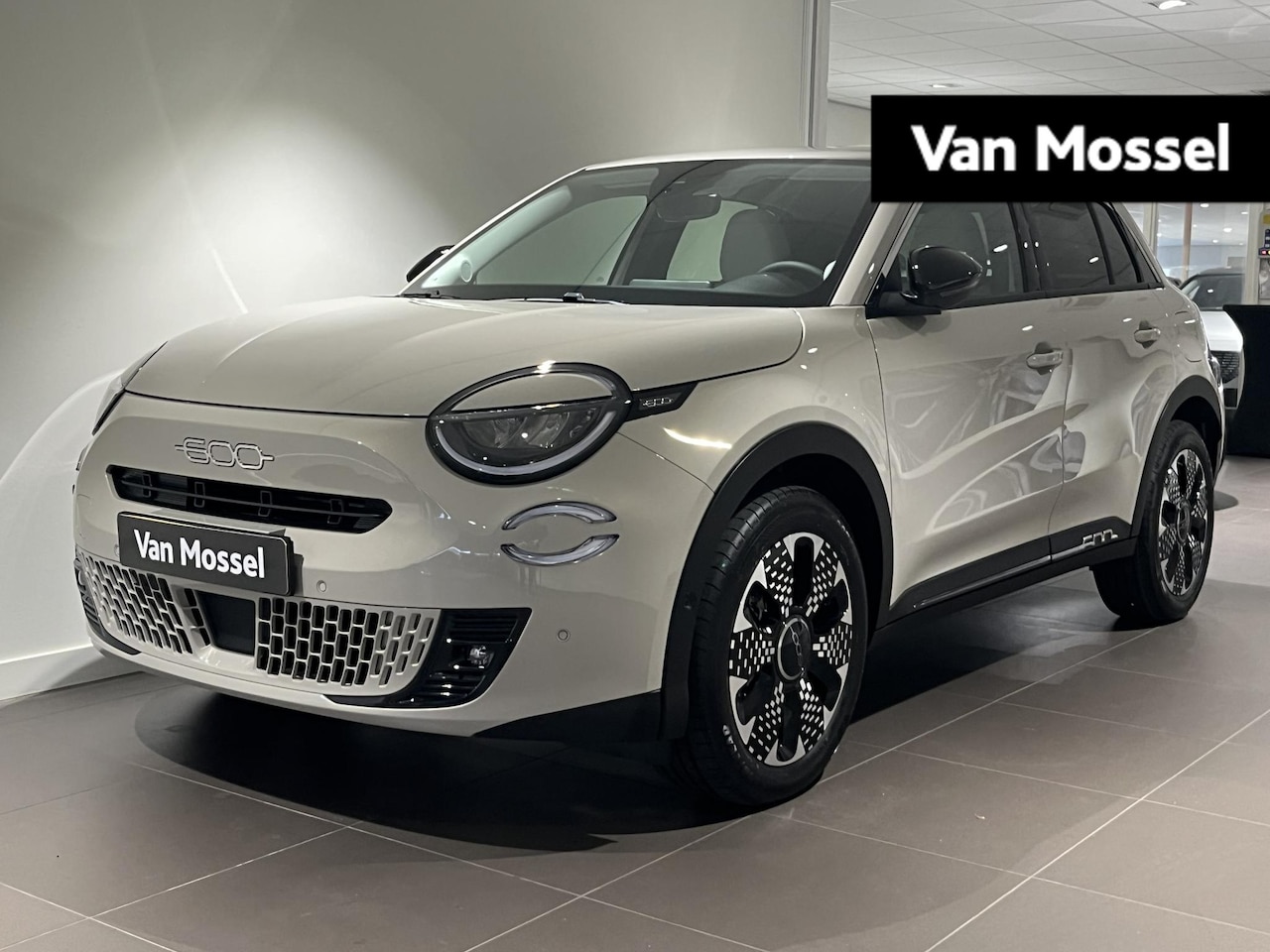 Fiat 600e - La Prima 54 kWh | STOELVERWARMING VOOR | CAMERA ACHTER | ELEKTRISCHE KOFFERKLEP | NAVIGATI - AutoWereld.nl
