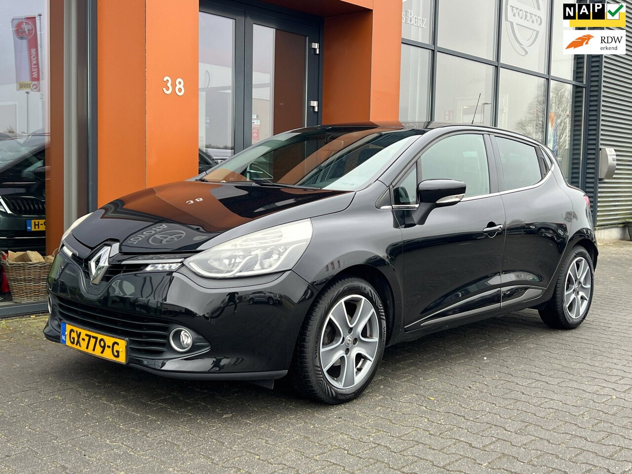 Renault Clio - 0.9TCe ECO|Navi|Cruise|Bluetooth|Trekhaak|PDC - AutoWereld.nl