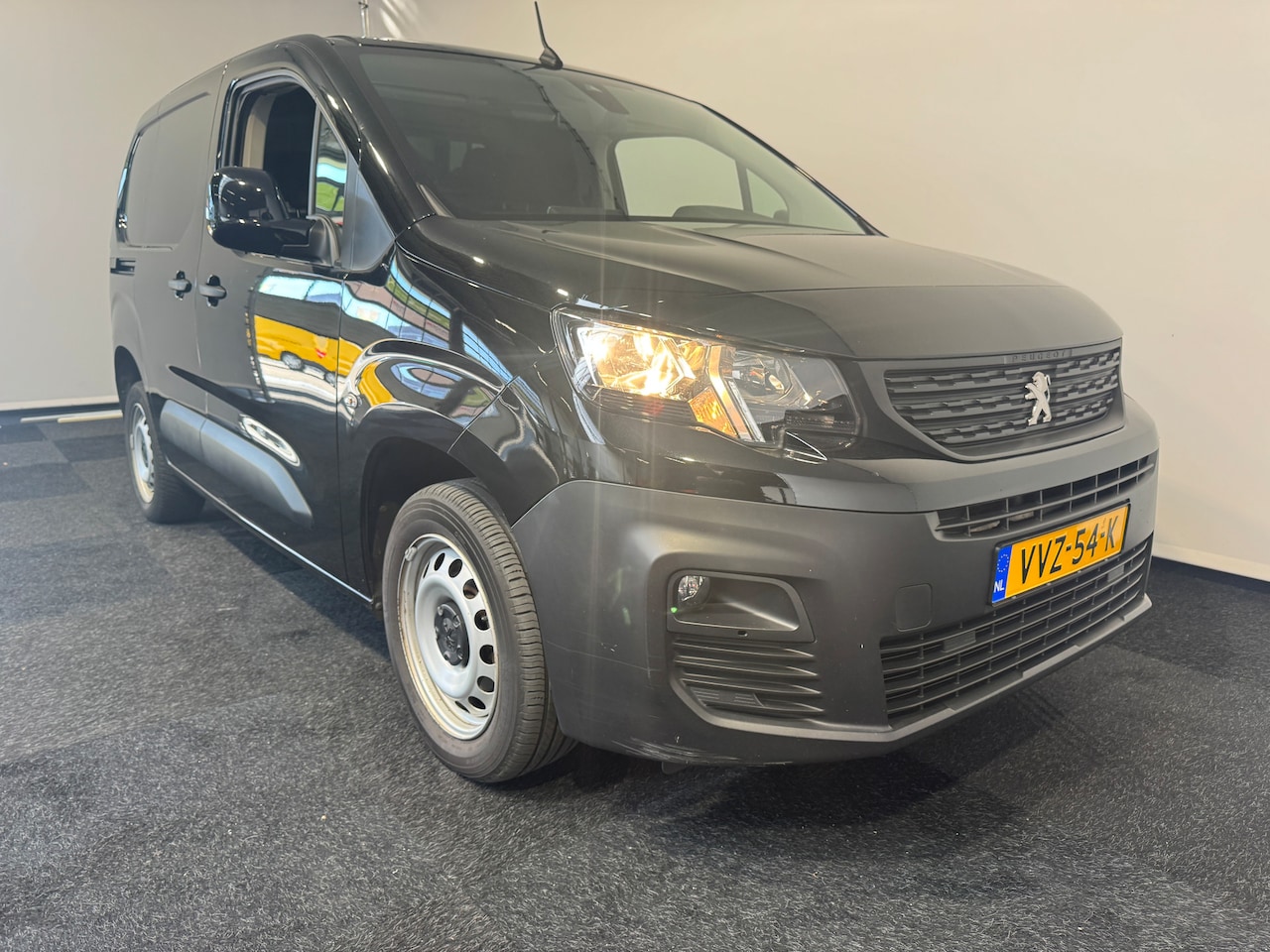 Peugeot Partner - 1.5 HDI 3 zits 100 Pk Car play Navigatie - AutoWereld.nl