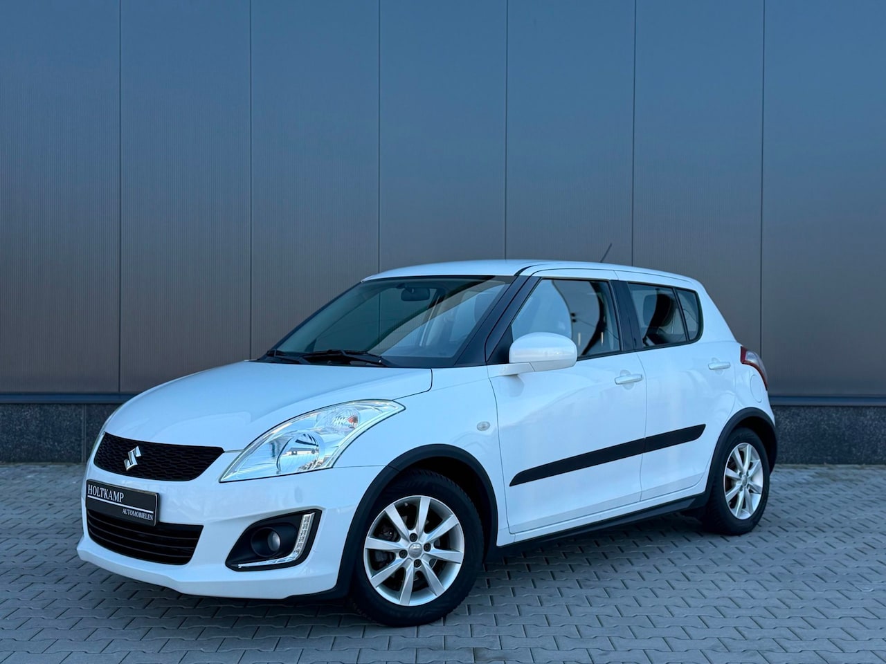 Suzuki Swift - 1.2 Dynamic EASSS | CRUISE | SENSOREN | AIRCO - AutoWereld.nl