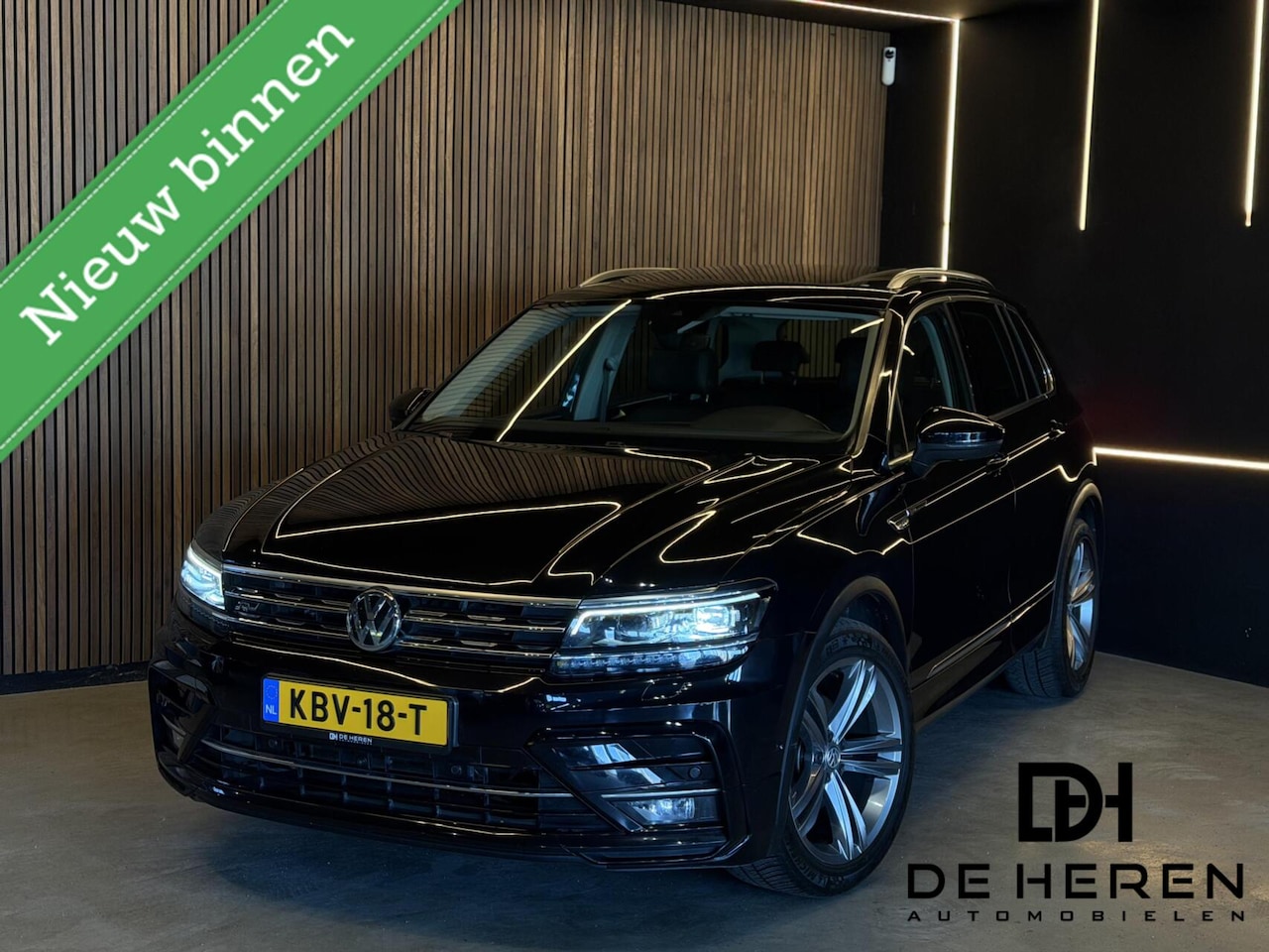 Volkswagen Tiguan - 1.5 TSI ACT Highline R-Line 360' Pano ACC - AutoWereld.nl