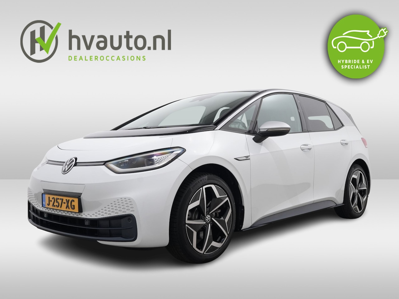 Volkswagen ID.3 - First Plus 58 kWh | Trekhaak | Camera | Stoel\Stuurverwarming - AutoWereld.nl