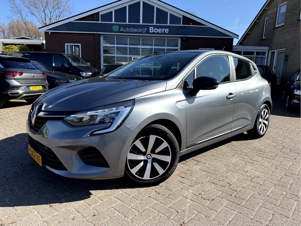 Renault Clio - 1.6 E-Tech Hybrid 145 Equilibre Navi, Led, App Connect - AutoWereld.nl